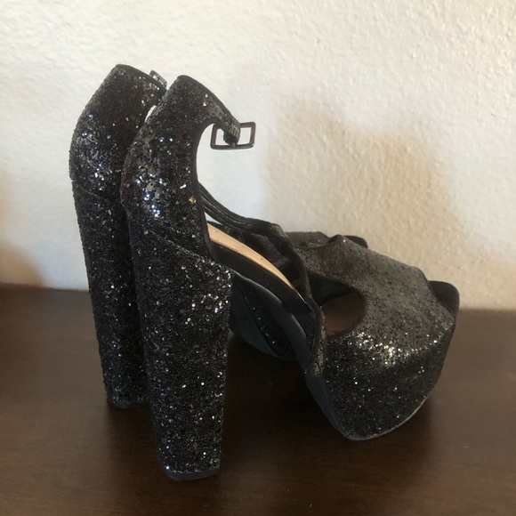 Jessica Simpson Platform Sandals - Picture 4 of 7